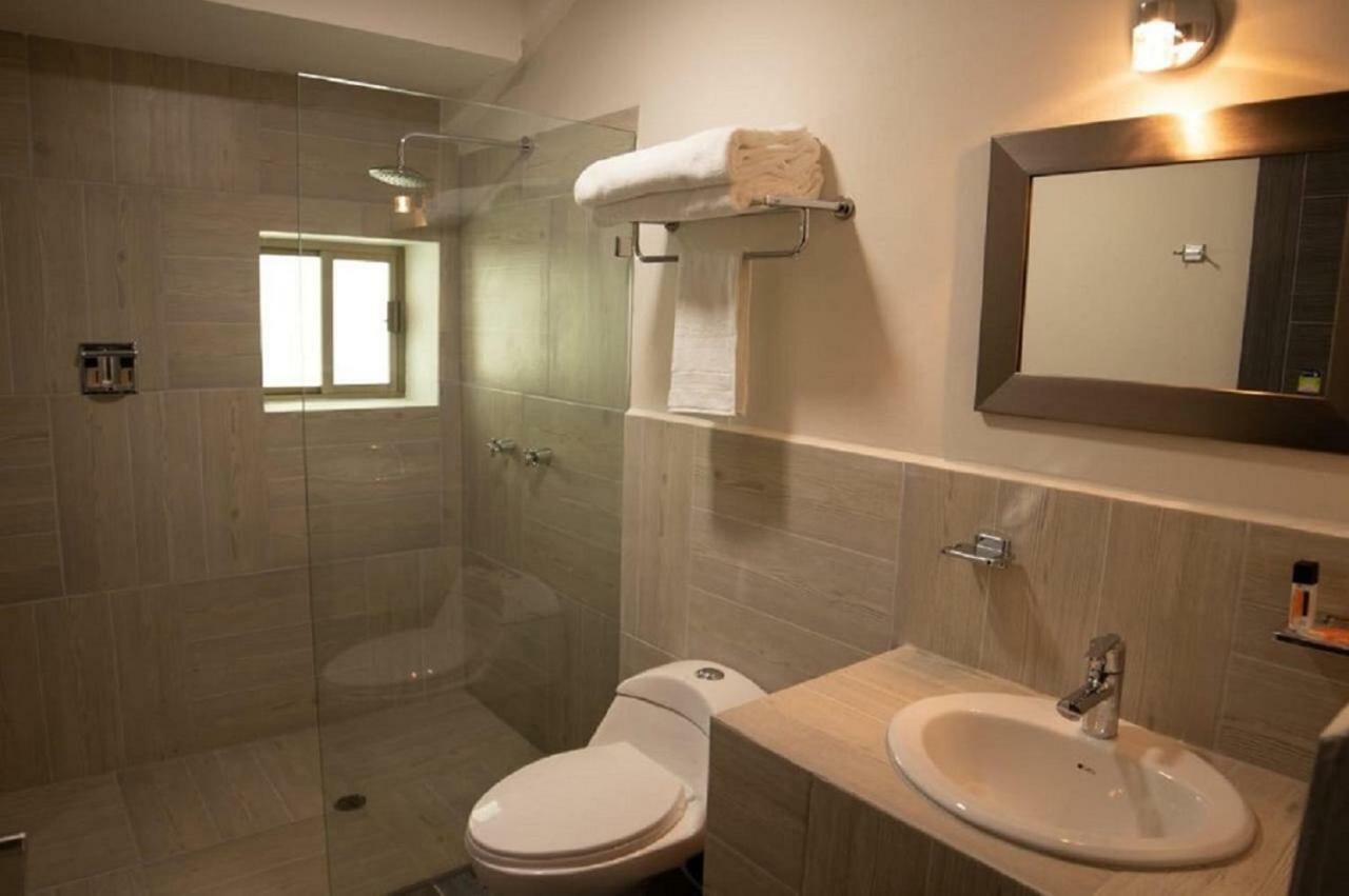 Hotel Suite Las Valkirias Crucecita  Exterior photo